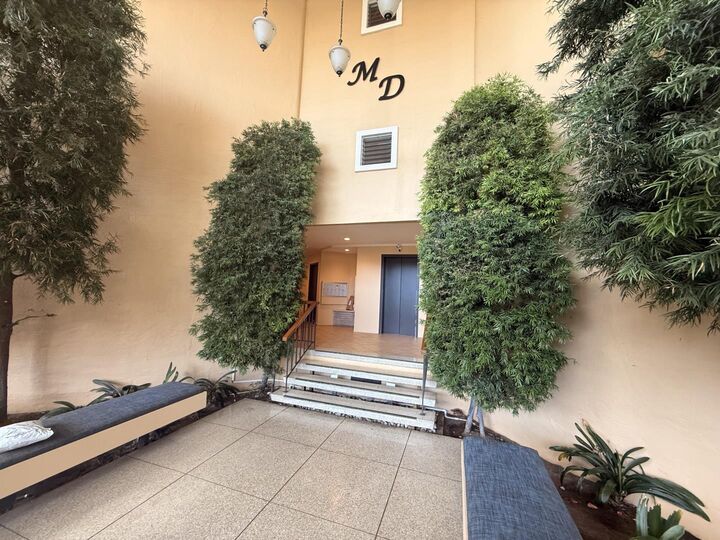 Property Photo:  200 Elm Street 204  CA 94401 