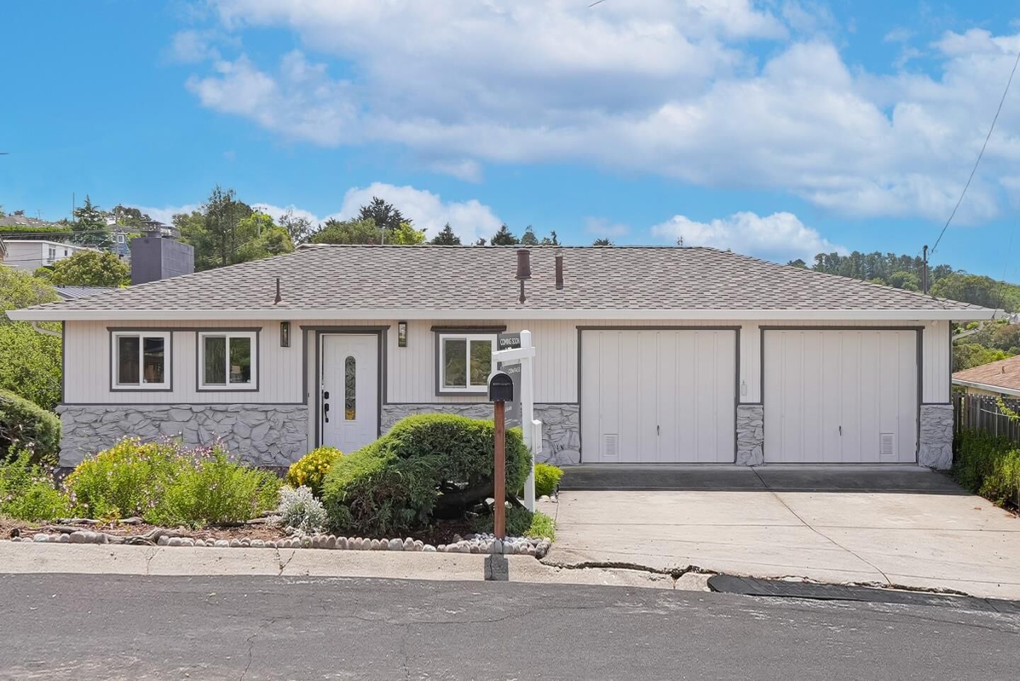 Property Photo: 3513 Hillcrest Drive CA 94002