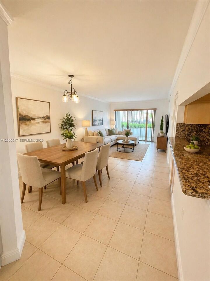 Property Photo:  1122 Coral Club Dr 1122  FL 33071 