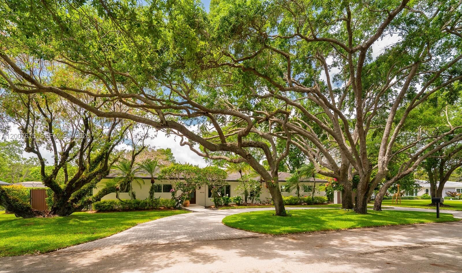 Property Photo:  16032 SW 74th Pl  FL 33157 