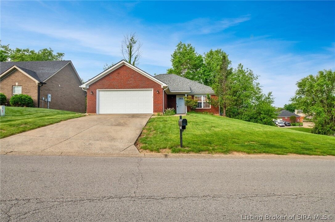 Property Photo: 2304 Brookview Drive IN 47130