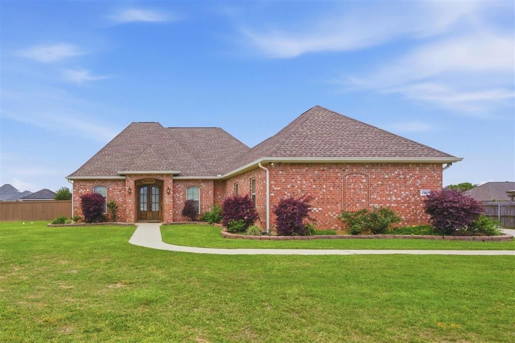 Property Photo:  2335 Gracie Dr Drive  LA 70611 