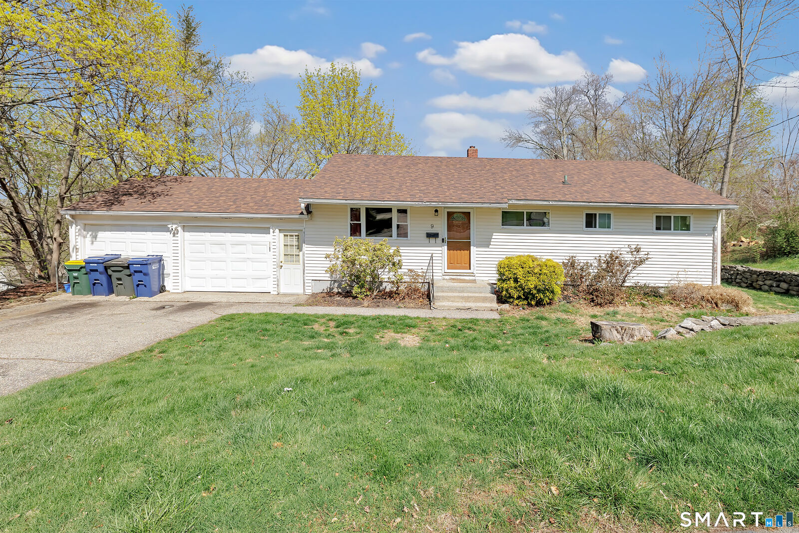 Property Photo:  9 Alan Drive  CT 06401 