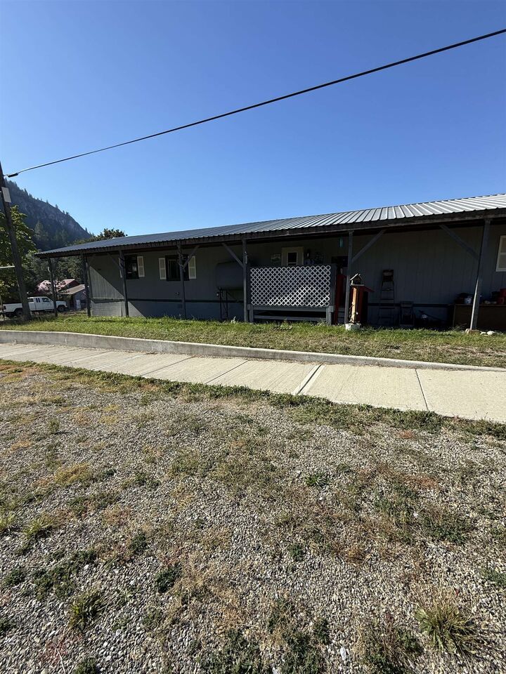 Property Photo:  500 South Ave  WA 99157 