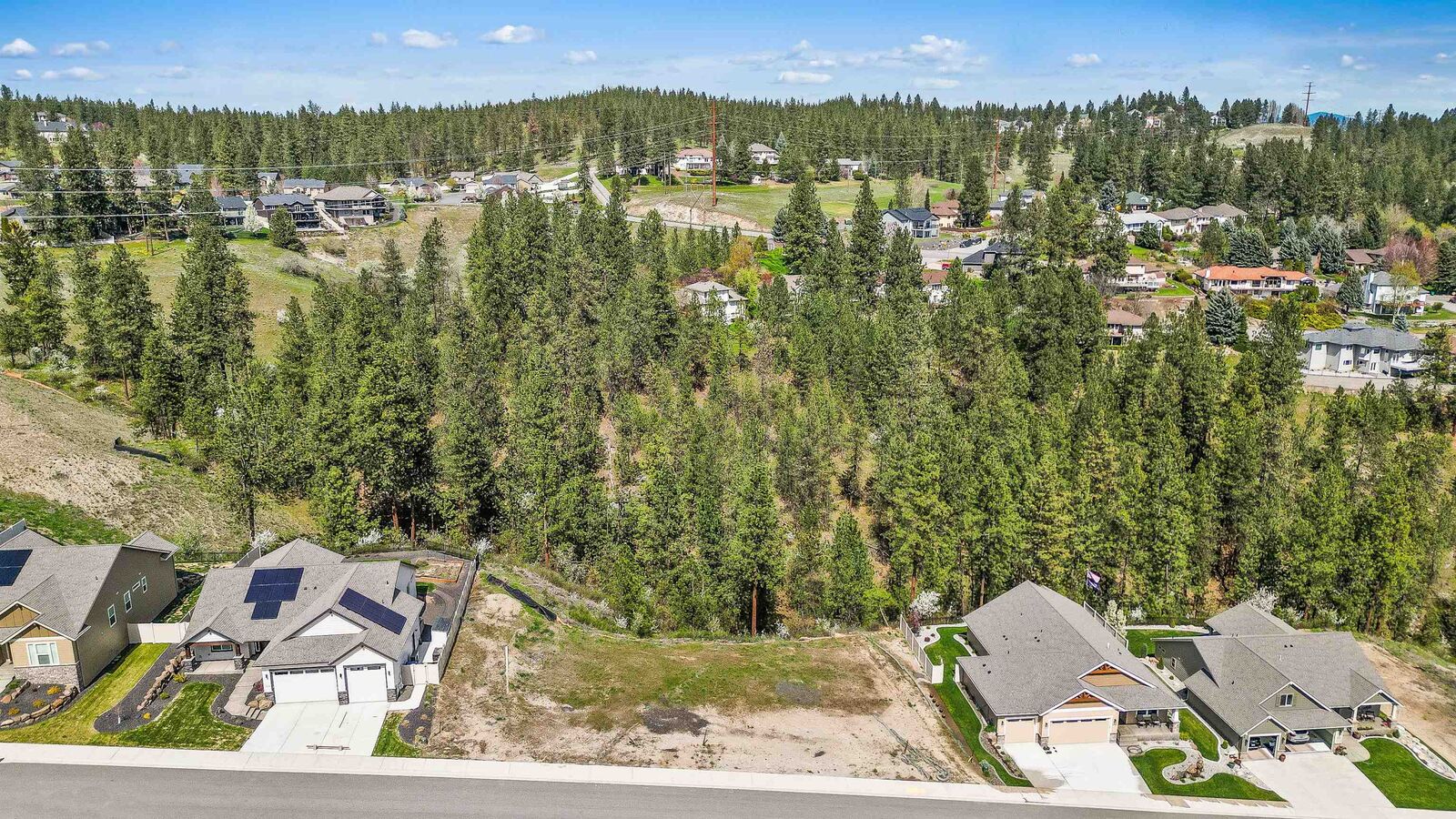 Property Photo:  5112 N Scenic Ln  WA 99212 