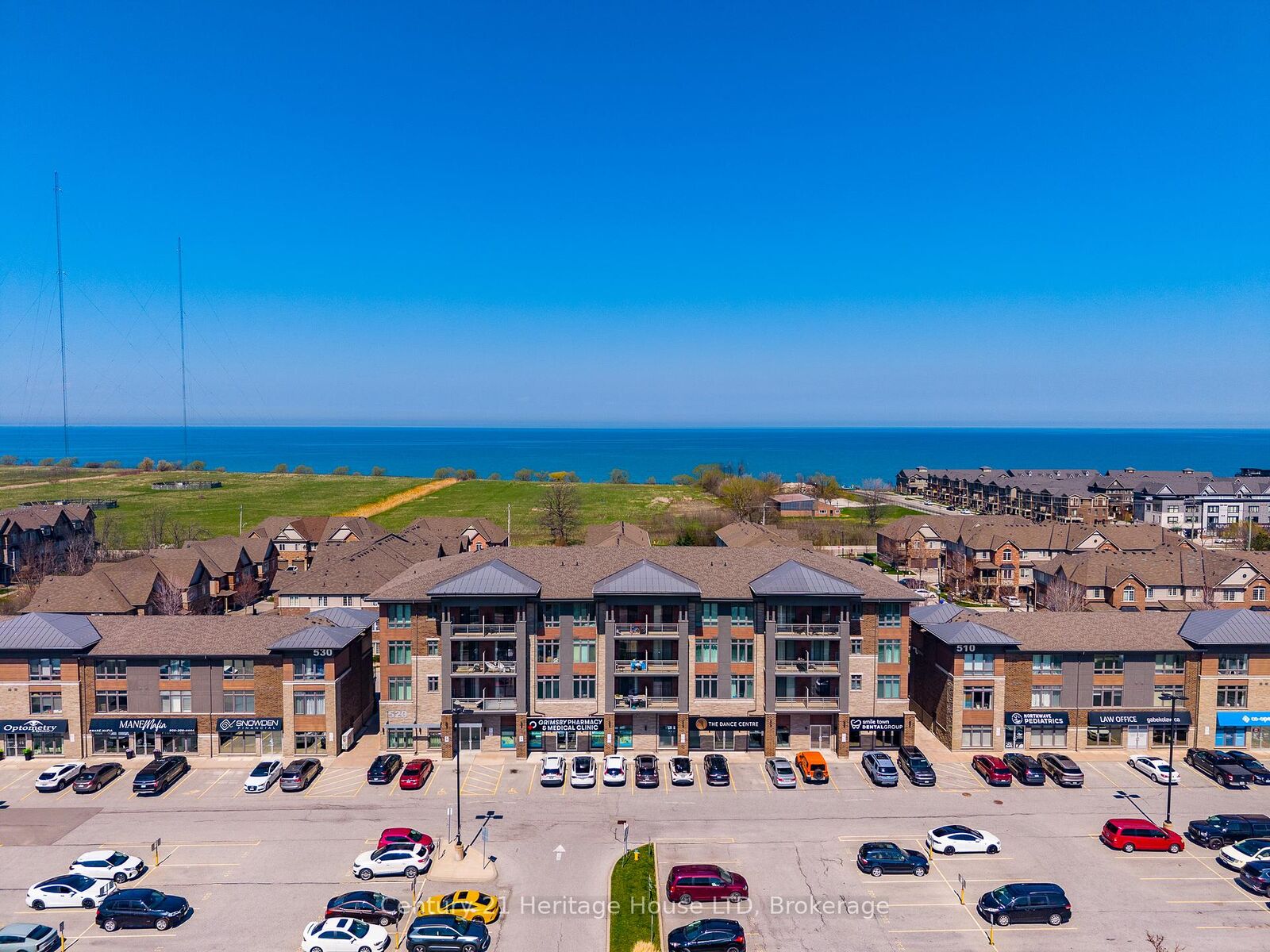 Property Photo:  520 North Service Road 402  ON L3M 0C9 