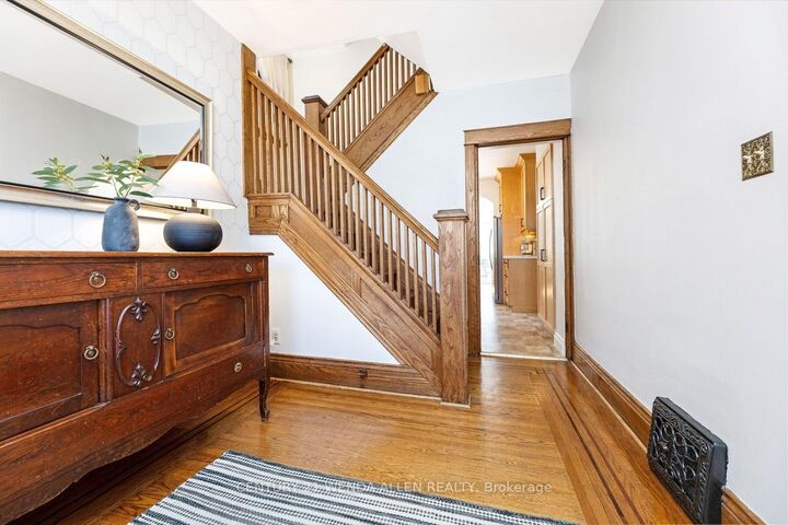 Photo de la propriété:  123 Hillcrest Avenue  ON L8P 2X1 