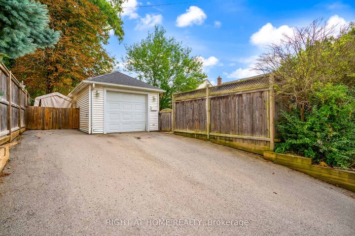 Property Photo: 5201 Valley Way ON L2E 1X3