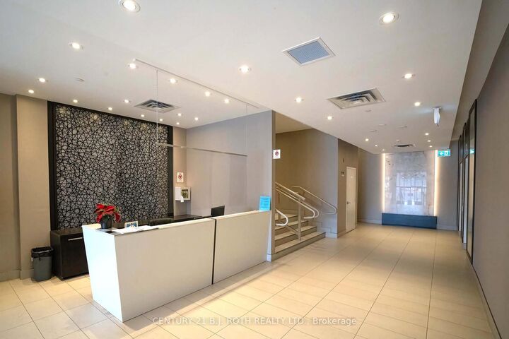 Property Photo: 15277 Yonge Street S 313 ON L4G 1Y3