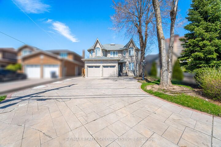 Property Photo: 57 Fairview Road W ON L5B 1K7