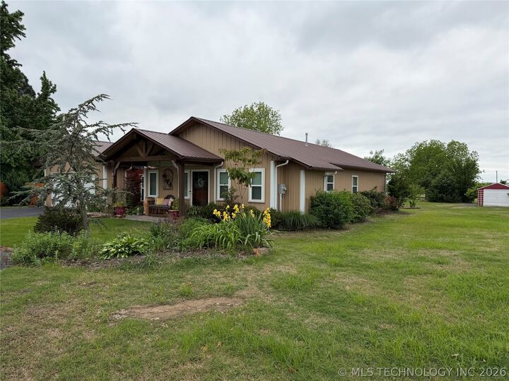 Property Photo: 807 S Ross Avenue OK 74434