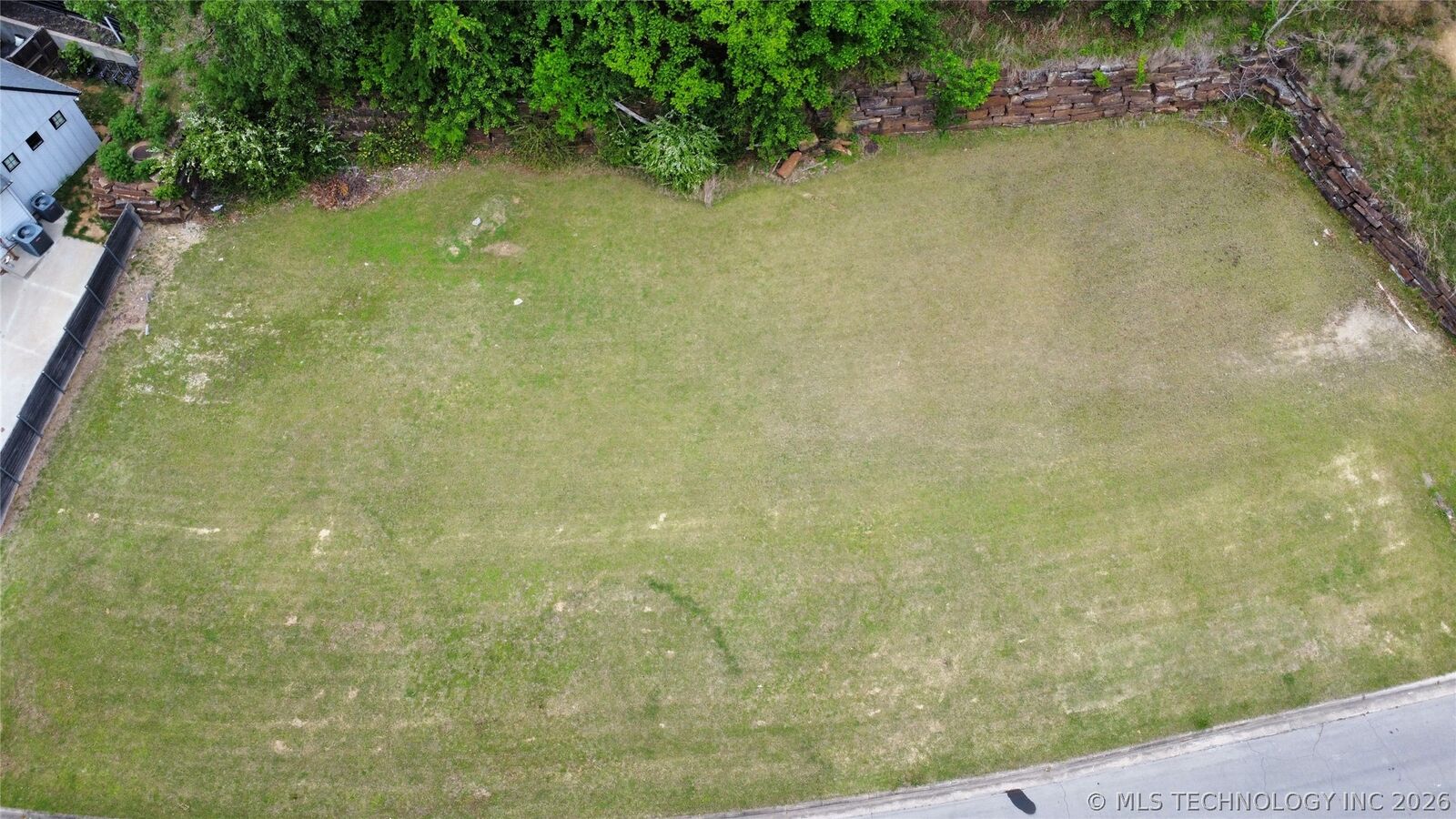 Property Photo:  5117 E 78th Place  OK 74136 