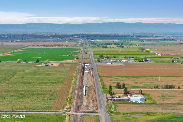 Property Photo:  3800 Branch Rd  WA 98951 