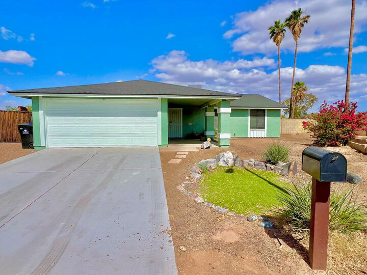 Property Photo: 4427 N 102nd AZ 85037