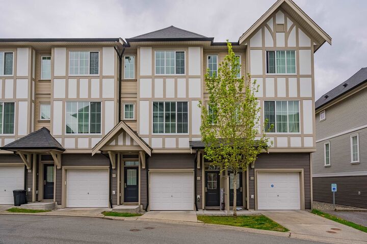 Property Photo: 30989 Westridge Place 94 BC V2T 0E7