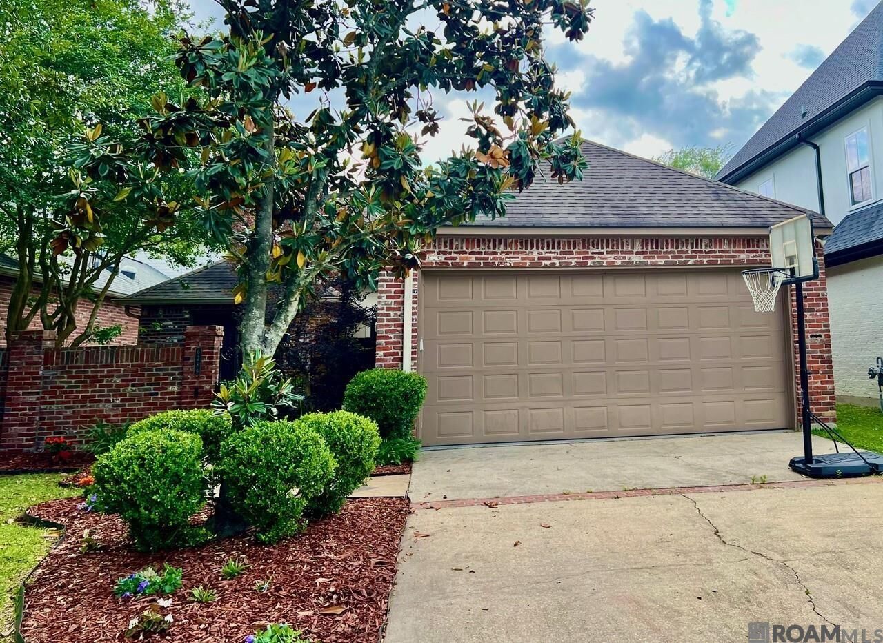 Property Photo:  6289 Tezcuco Ct #206  LA 70737 