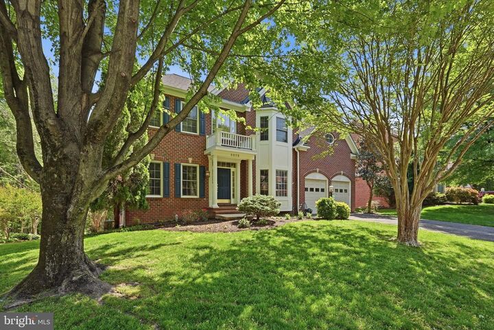 Property Photo:  6075 Deer Ridge Trail  VA 22150 