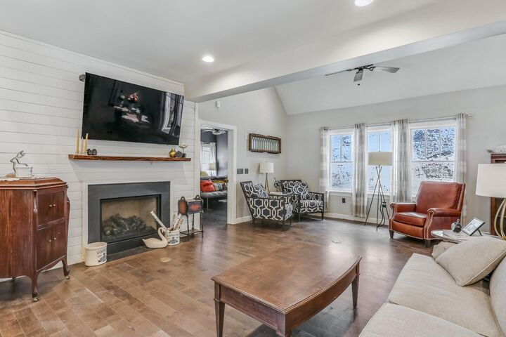 Property Photo:  6 Maple Grove Road  PA 19540 