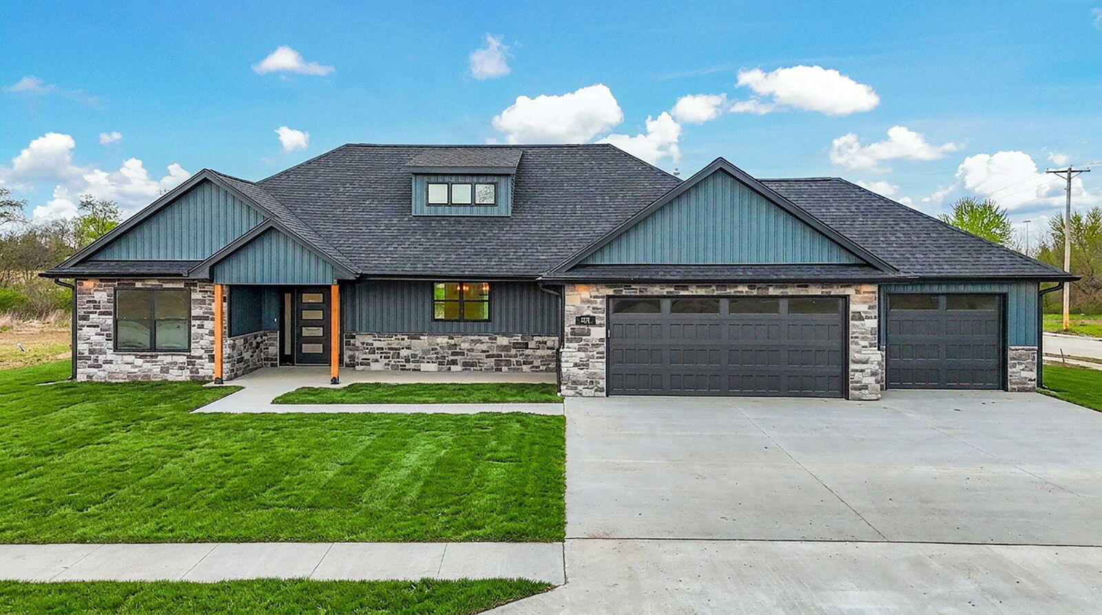 Property Photo: 407 W Jaxon St MO 65284