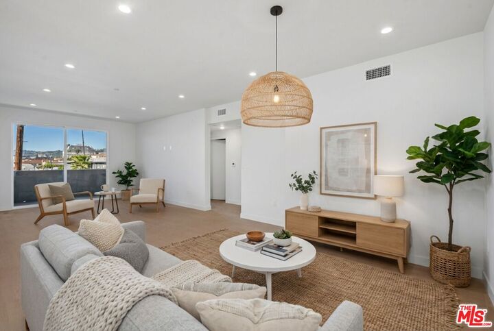 Property Photo:  1717 Winona Blvd  CA 90027 