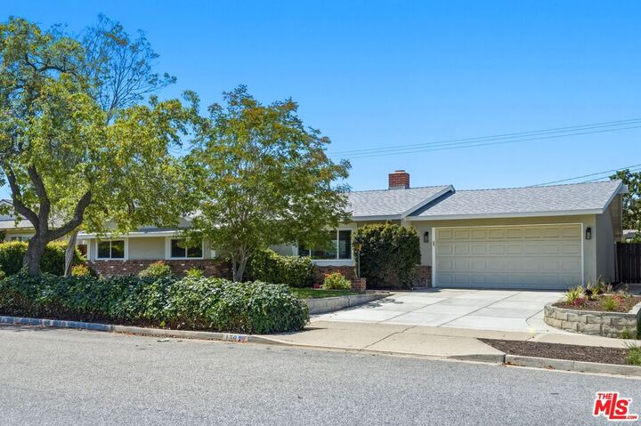 Property Photo:  139 Devia Dr  CA 91320 