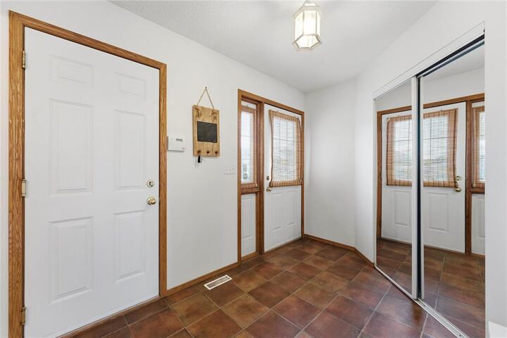Property Photo:  80 Cloverwood Road  MB R3Y 1R6 