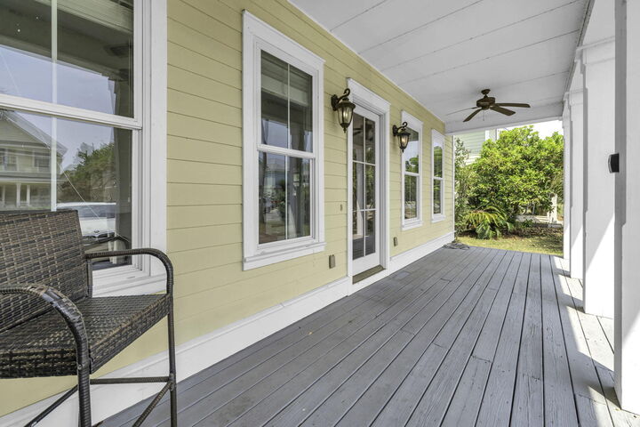 Property Photo:  322 Madison Circle  FL 32407 