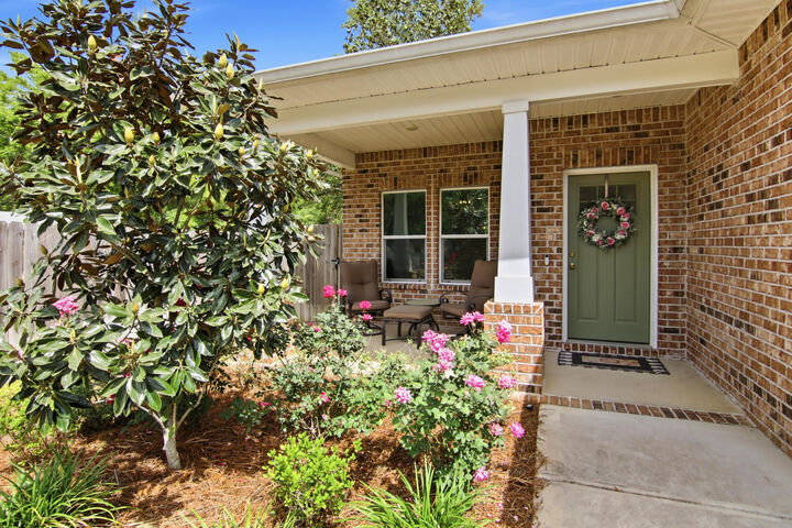 Property Photo: 1571 Cedar Street FL 32578