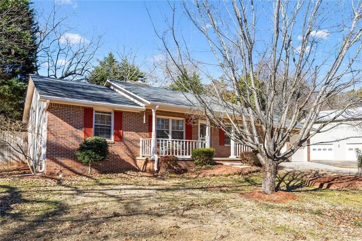 Property Photo:  2805 SE Bridle Path  GA 30094 