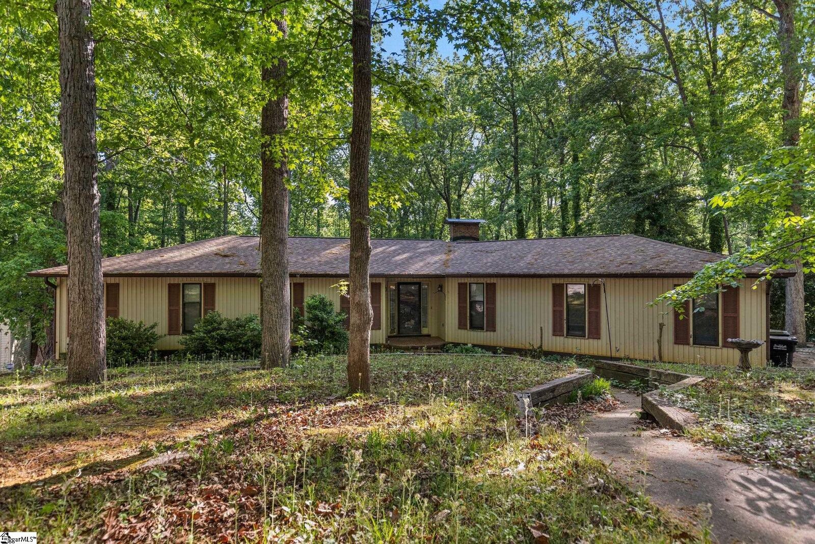 Property Photo:  707 N Almond Drive  SC 29681 