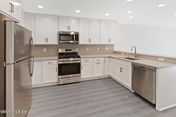 Property Photo: 4 Orchard Street M CT 06807