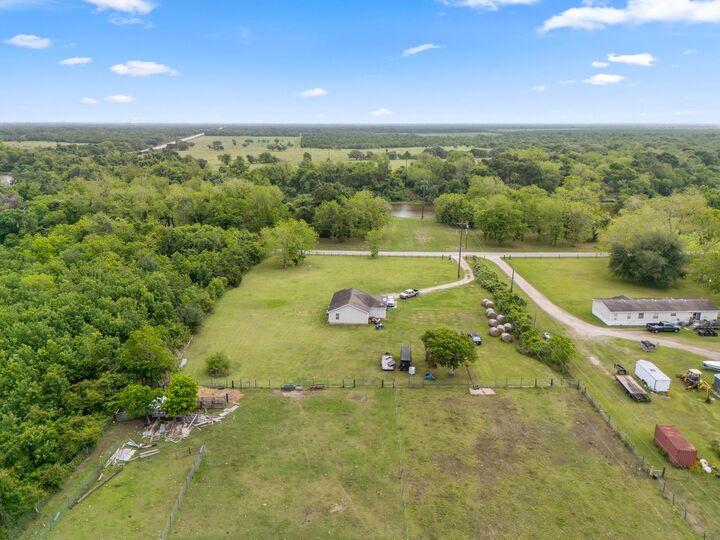 Property Photo:  250 County Road 275  TX 77414 