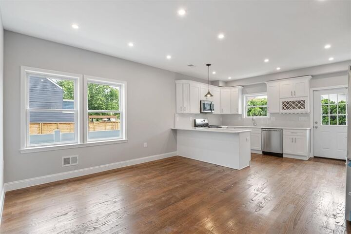 Property Photo:  153 Laidlaw Ave 1  NJ 07306 