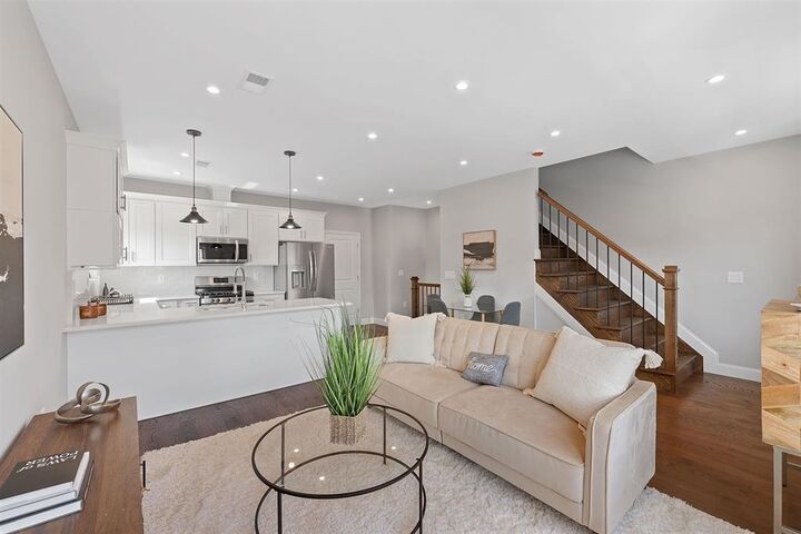 Property Photo:  153 Laidlaw Ave 2  NJ 07306 