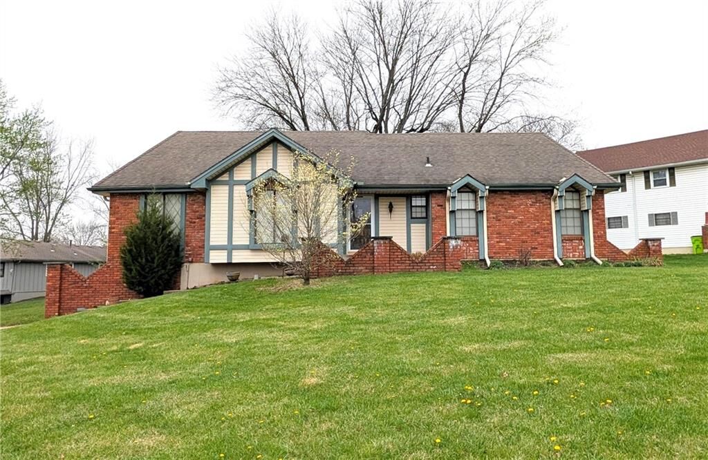 Property Photo:  104 London Way  MO 64012 