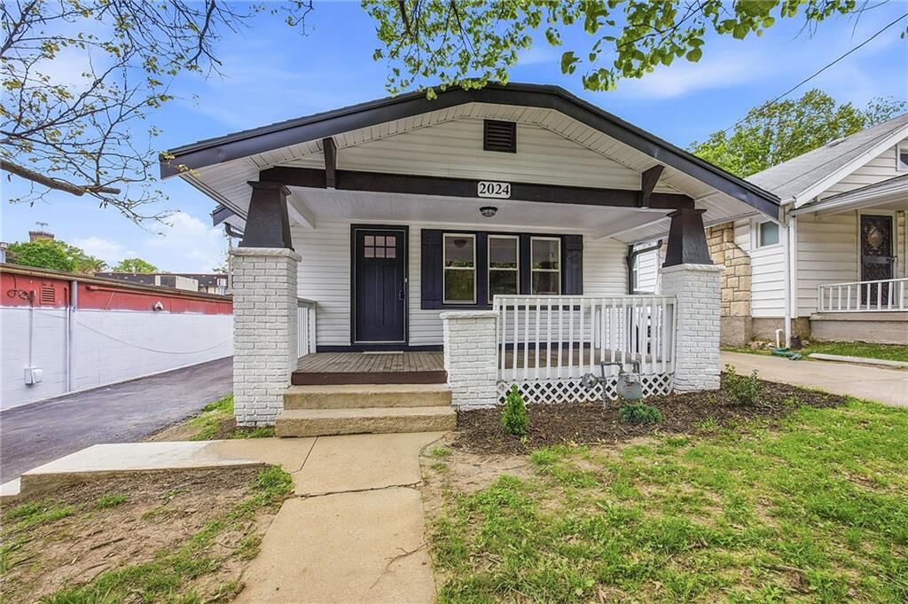 Property Photo:  2024 N 32nd Street  KS 66104 