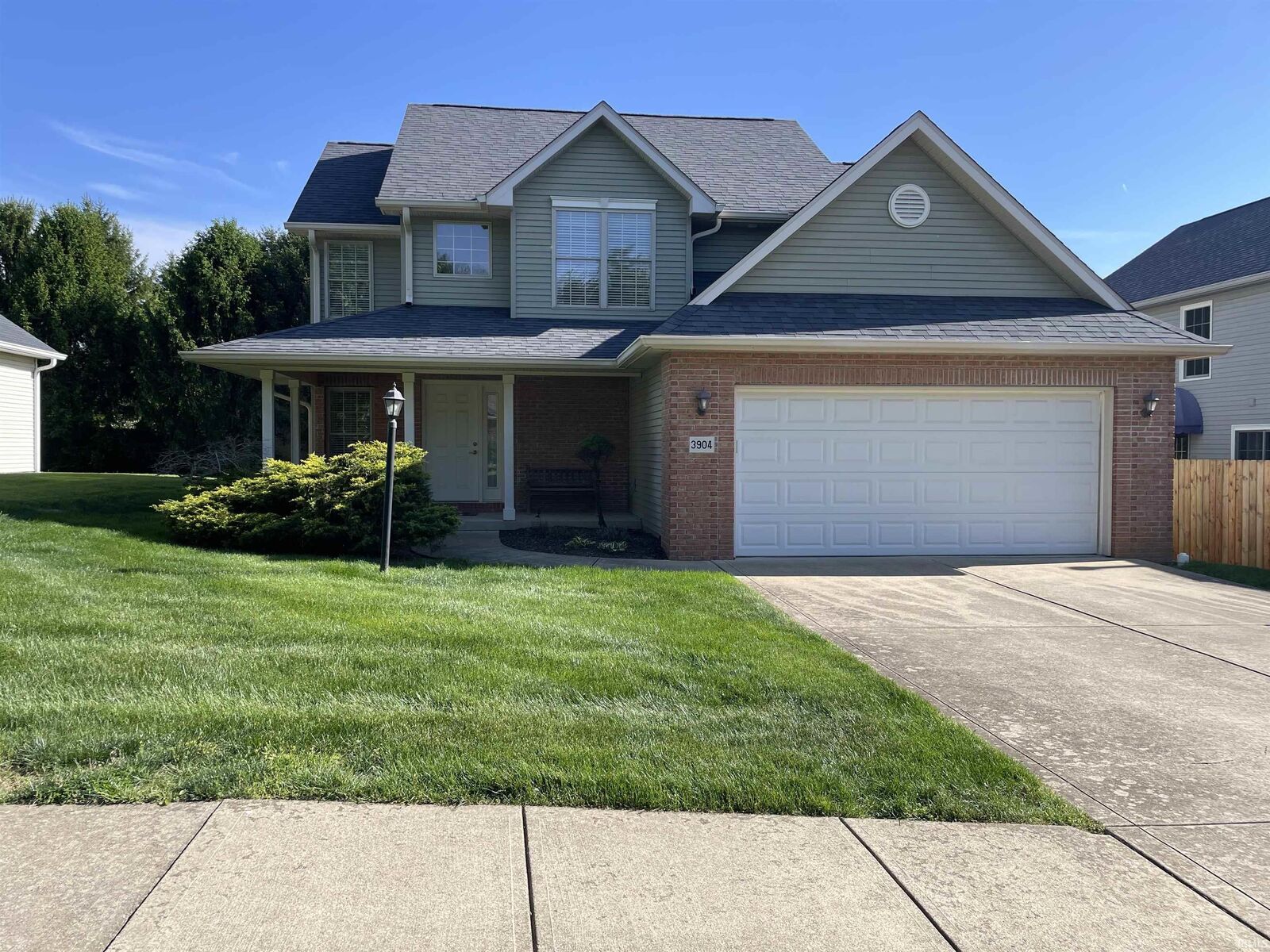 Property Photo:  3904 E Tamarron Court  IN 47408-2830 