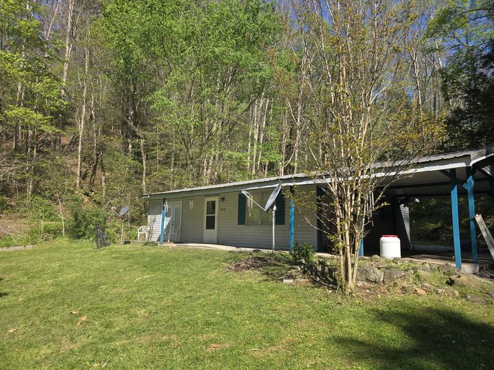 Property Photo:  6026 State Highway 221  KY 40810 
