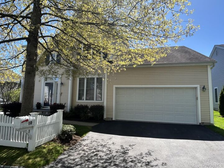 Property Photo:  10 Limerick Court  NY 10603 