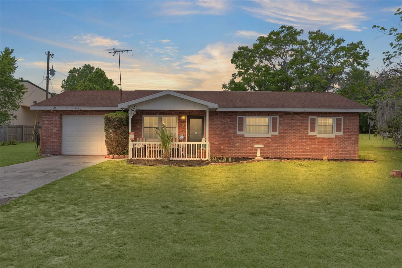 Property Photo:  5946 SR 471  FL 33513 