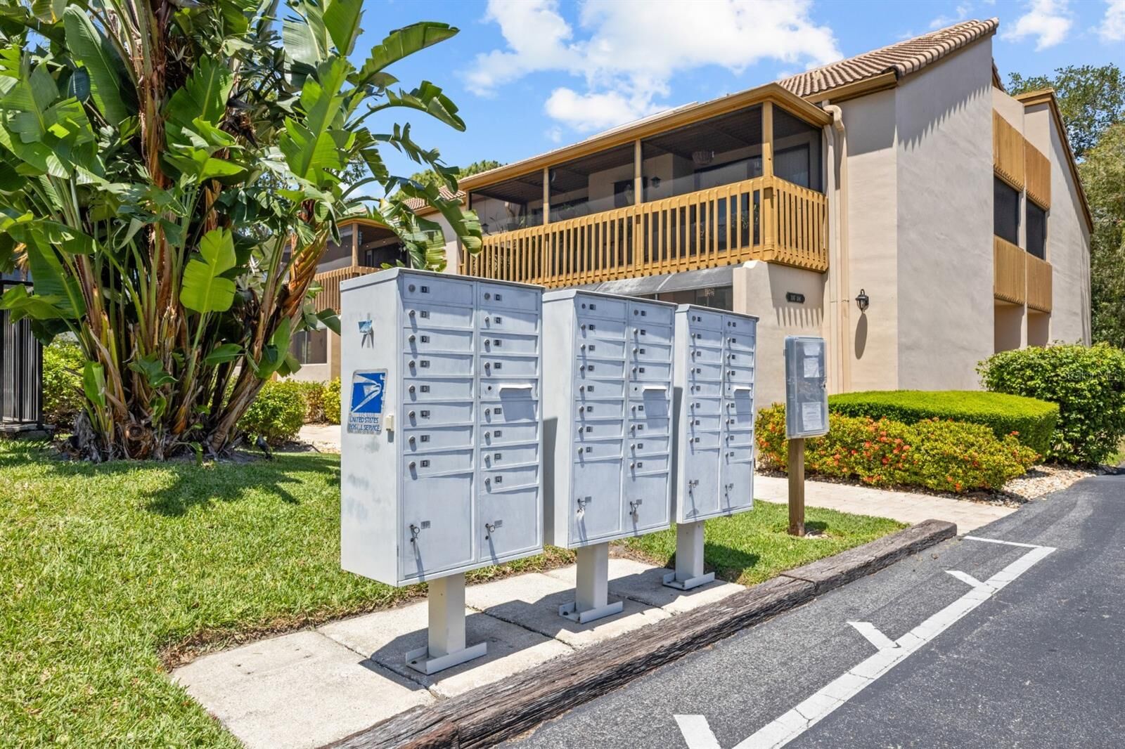 Property Photo:  3033 Willow Green 10  FL 34235 