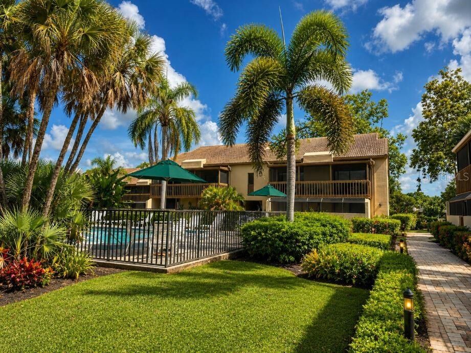 Property Photo: 3033 Willow Green 10 FL 34235