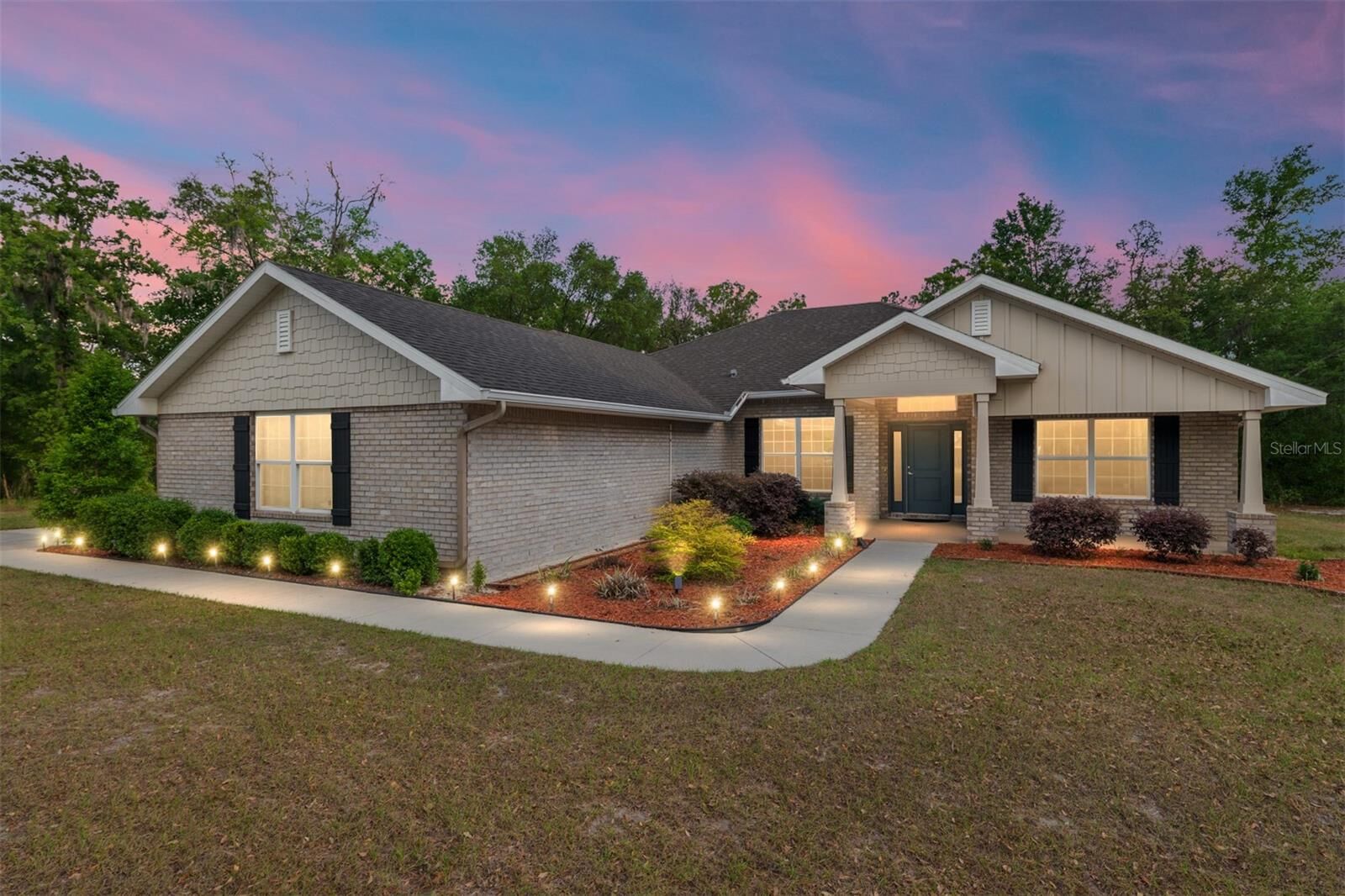 Property Photo:  8179 NE 8th Place  FL 32643 