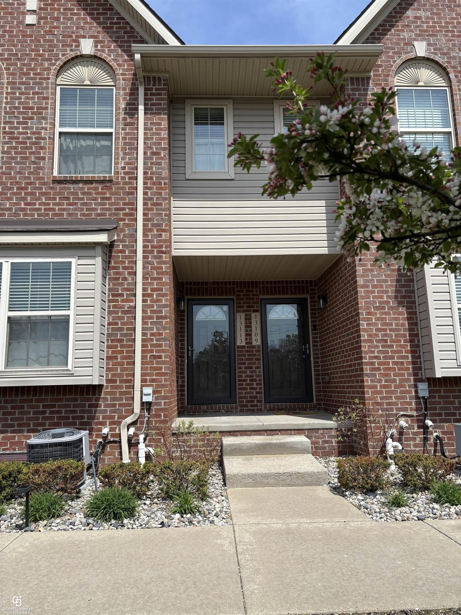 Property Photo: 13113 Woodridge Circle 7 MI 48170