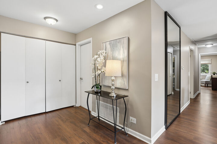 Property Photo:  1147 Middlebury Lane A2  IL 60090 