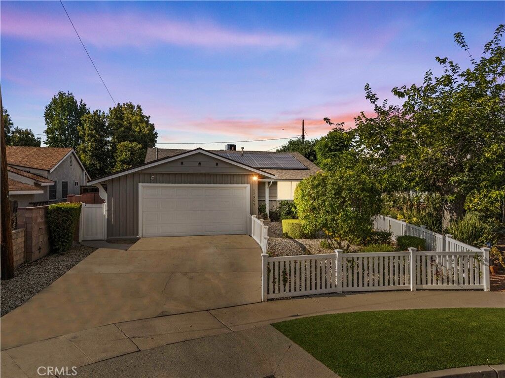 Property Photo:  17955 Archwood  CA 91335 