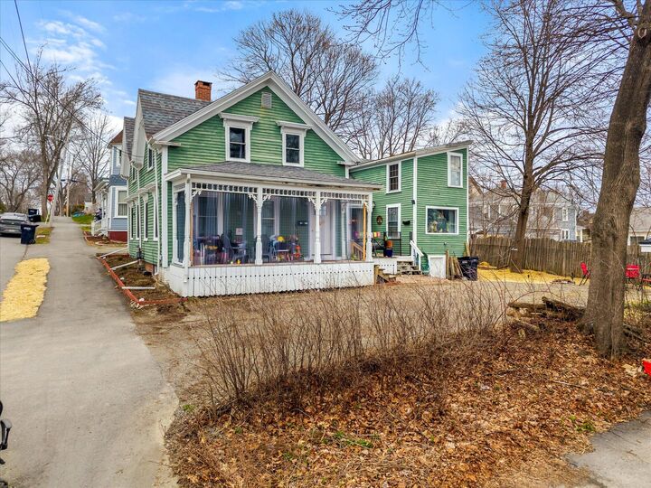 Property Photo:  15 Grant Street  ME 04401 