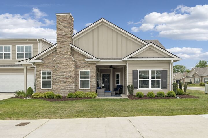 Property Photo: 2664 Stonecenter Ln TN 37128