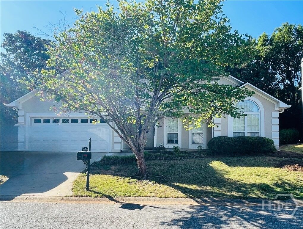 Property Photo: 158 Covington Place GA 30606