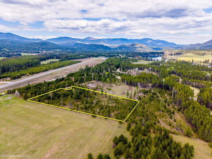 Property Photo:  Nkn Evergreen Rd  WA 99139 